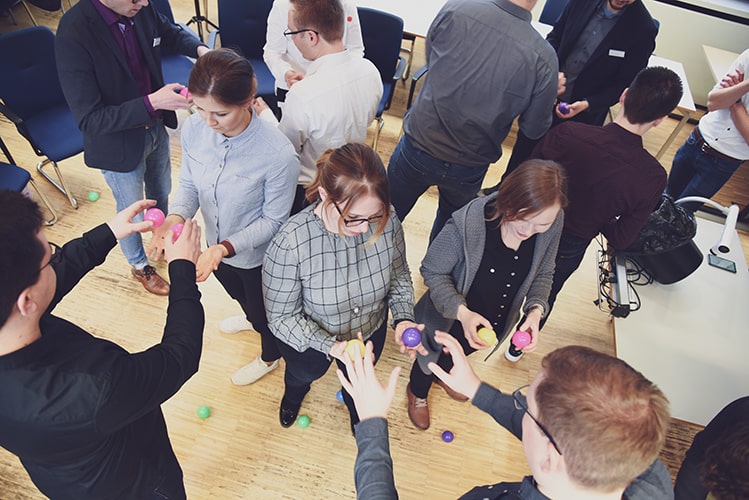 Einführung in die agile Projektarbeit und dem damit verbundenen Scrum Framework