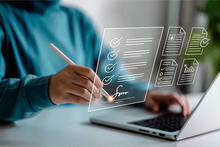 E-Signaturen und Dokumenten-Services verbessern medienbruchfreie Vertragsabschlüsse mit asynchronen Unterschriften und automatisierten Ausweisprüfungen.